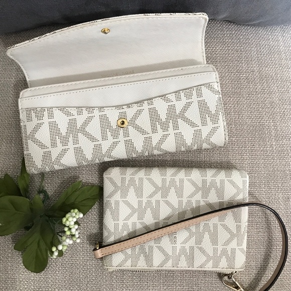 4pc MK Hamilton & MK Long Monogrammed Wallet & Wristlet - Picture 5 of 12